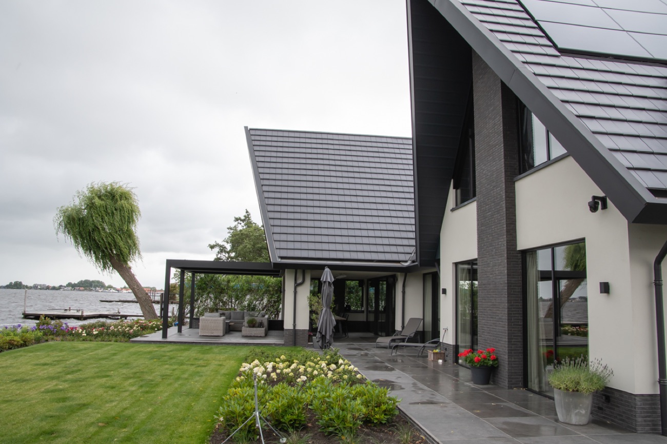 Luxe vrijstaande villa aan het water in Aalsmeer